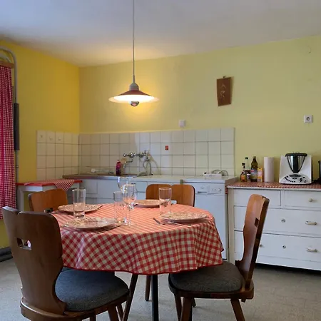 Holiday home 2 Separate Mit 5 Schlafzimmern Fuer 9 Personen Uehlingen-Birkendorf