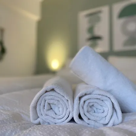 Holiday home 2 Separate Mit 5 Schlafzimmern Fuer 9 Personen *