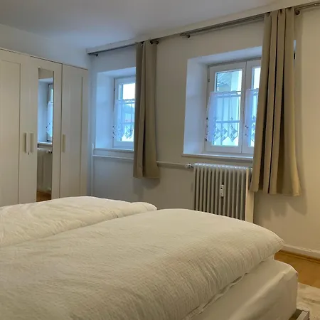 Holiday home 2 Separate Mit 5 Schlafzimmern Fuer 9 Personen Uehlingen-Birkendorf