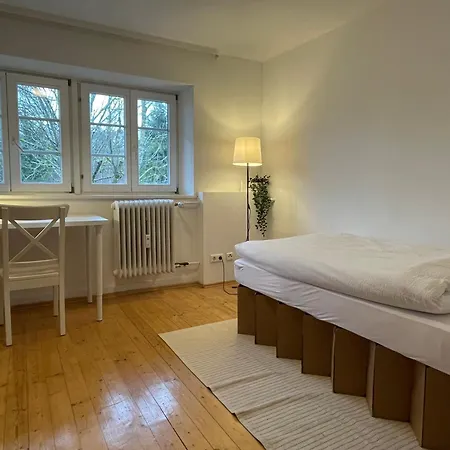 2 Separate Mit 5 Schlafzimmern Fuer 9 Personen *