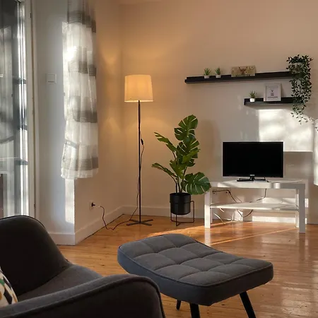 Holiday home 2 Separate Mit 5 Schlafzimmern Fuer 9 Personen *