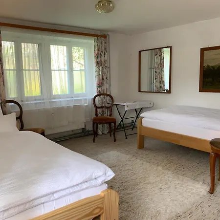 2 Separate Mit 5 Schlafzimmern Fuer 9 Personen *