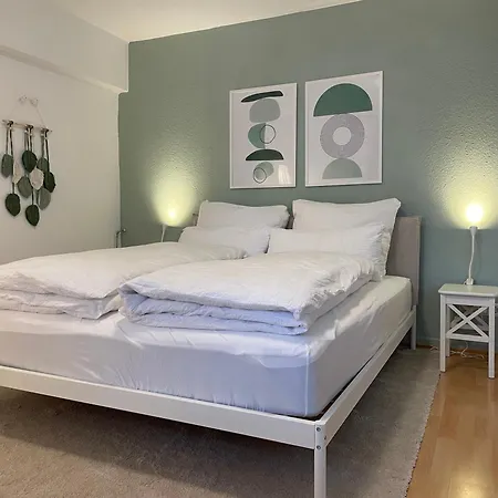 2 Separate Mit 5 Schlafzimmern Fuer 9 Personen