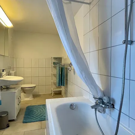 2 Separate Mit 5 Schlafzimmern Fuer 9 Personen